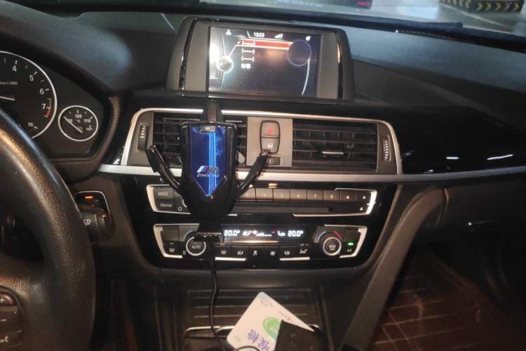 Used BMW 3 Series 2016 316i Fashion Model Audio And AC Panel