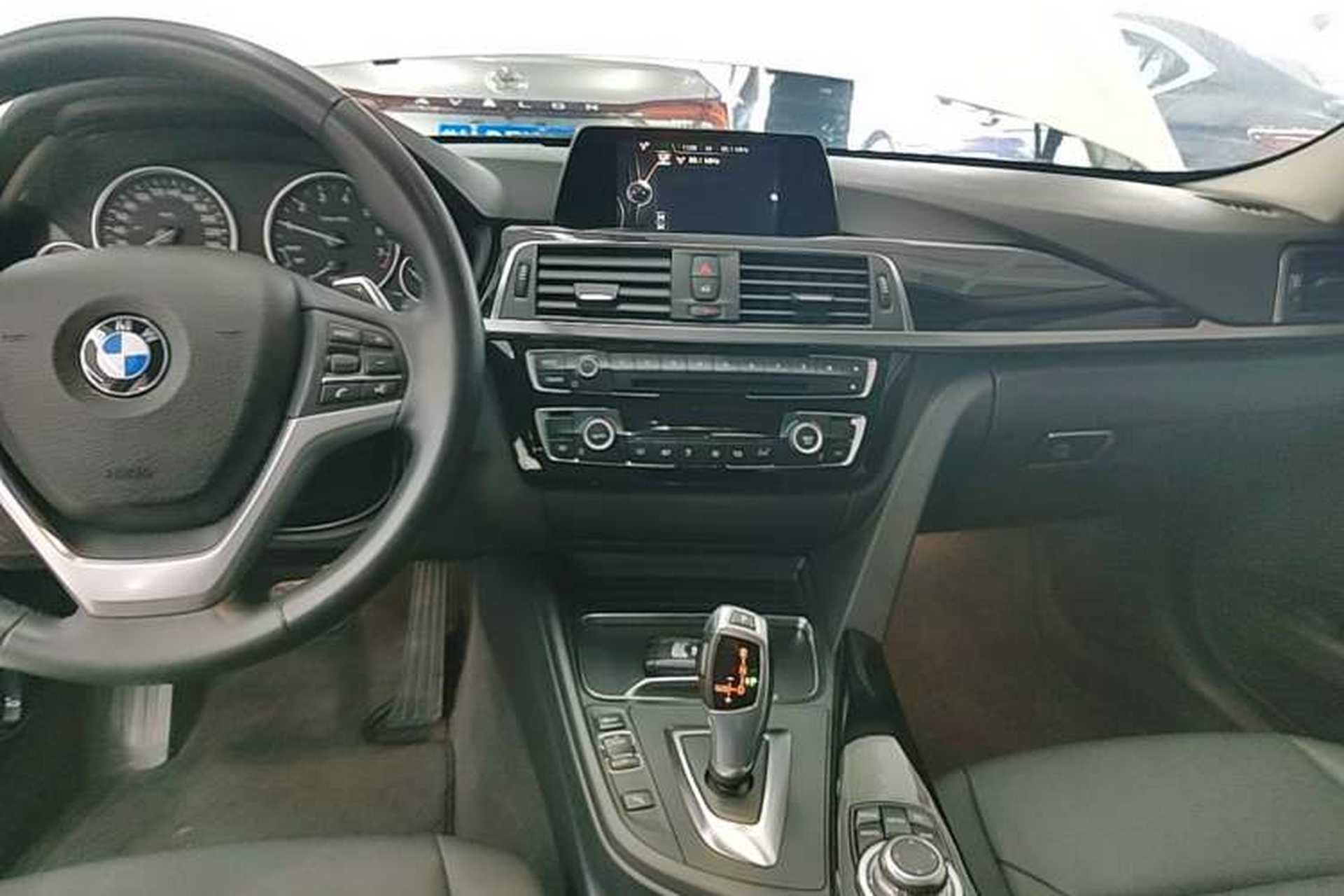 Used BMW 3 Series 2016 320Li Fashion Model Audio And AC Panel