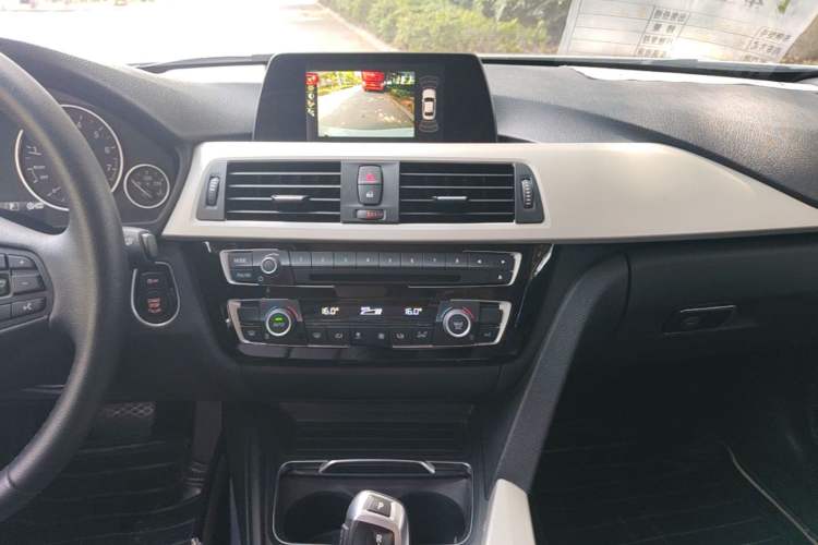 Used BMW 3 Series 2016 320Li Fashion Model Audio And AC Panel