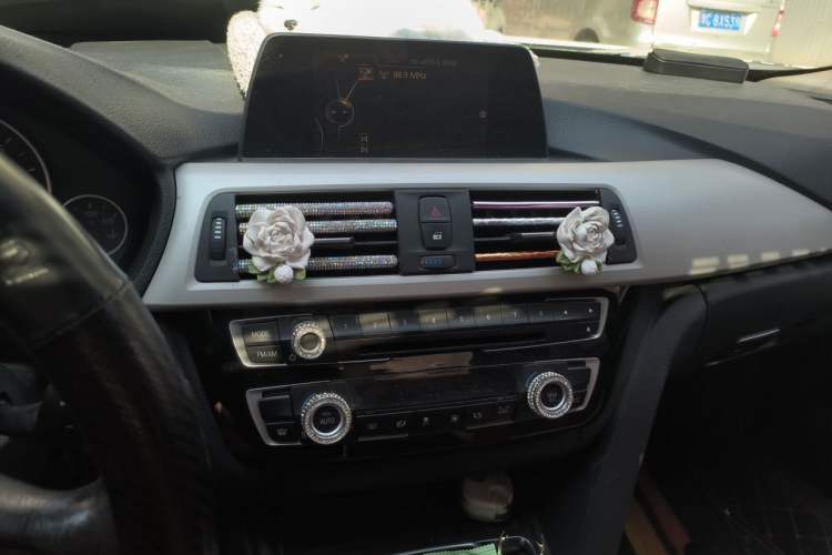 Used BMW 3 Series 2016 320Li Fashion Model Audio And AC Panel
