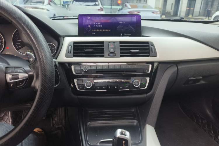 Used BMW 3 Series 2016 320Li Fashion Model Audio And AC Panel