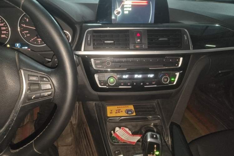 Used BMW 3 Series 2016 320Li Fashion Model Audio And AC Panel