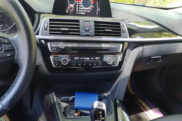 Used BMW 3 Series 2016 320i Fashion Model Audio And AC Panel