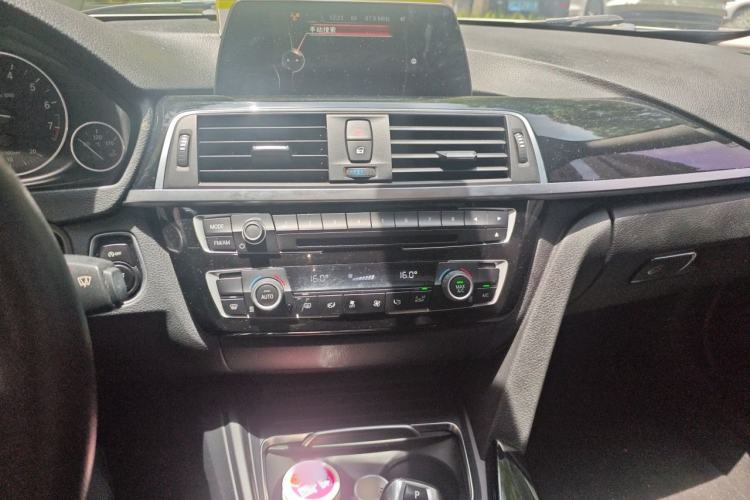 Used BMW 3 Series 2016 320Li Fashion Model Audio And AC Panel