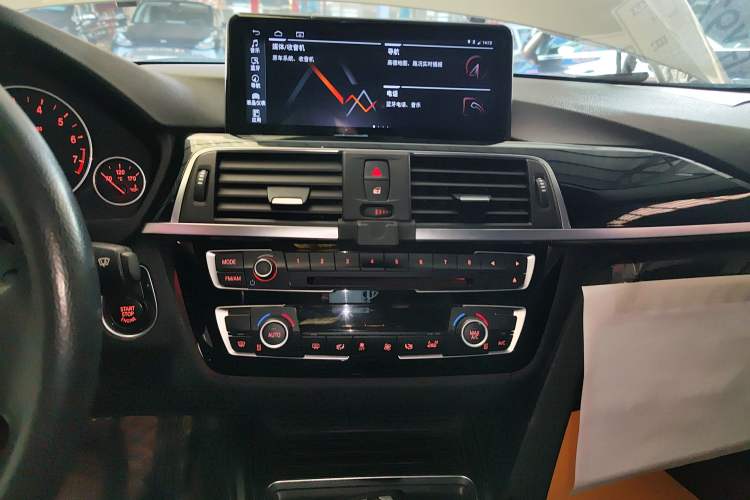Used BMW 3 Series 2016 320Li Ambition Model Audio And AC Panel