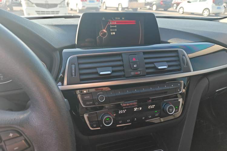 Used BMW 3 Series 2016 320Li Fashion Model Audio And AC Panel