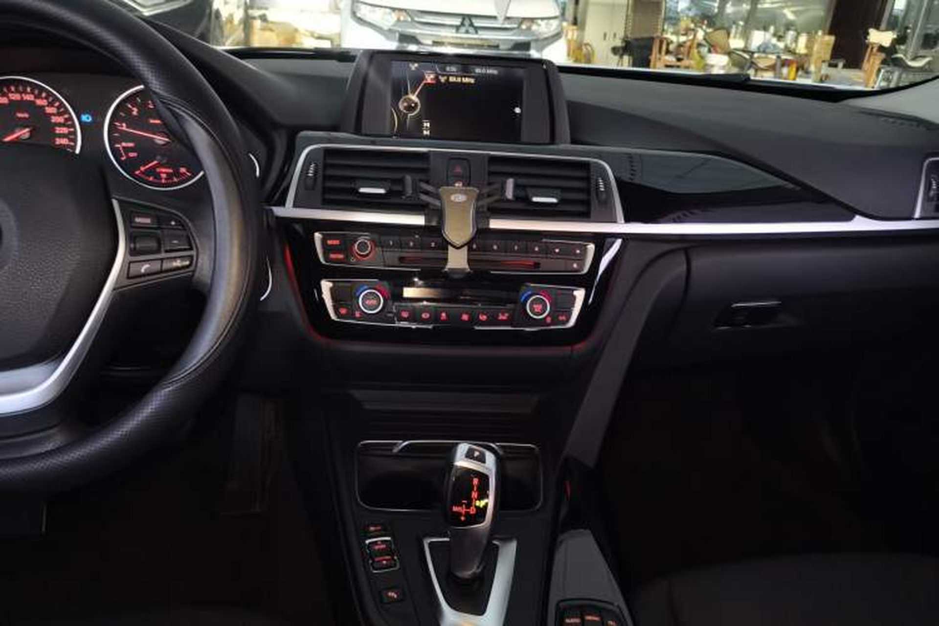 Used BMW 3 Series 2016 320Li Ambition Model Audio And AC Panel