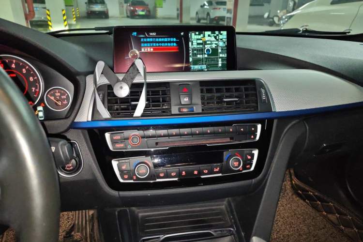 Used BMW 3 Series 2016 328i M Sport Audio And AC Panel