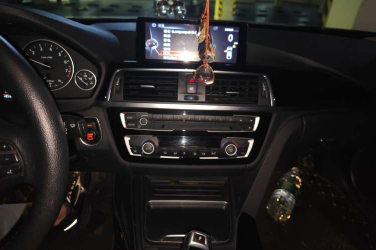 Used BMW 3 Series 2016 328Li Fashion Model Audio And AC Panel