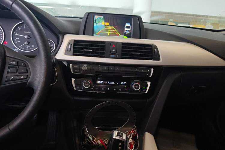Used BMW 3 Series 2016 320Li Ambition Model Audio And AC Panel
