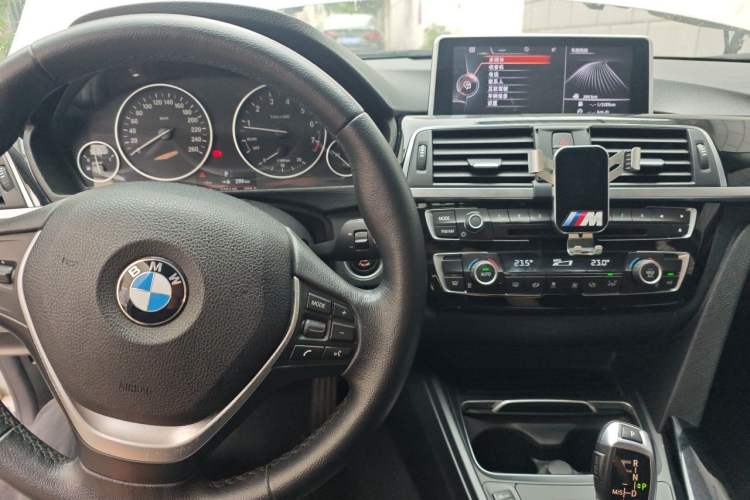 Used BMW 3 Series 2016 320Li Ambition Model Audio And AC Panel