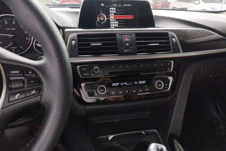 Used BMW 3 Series 2016 320Li Fashion Model Audio And AC Panel