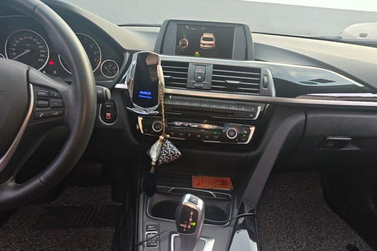 Used BMW 3 Series 2016 316Li Fashion Model Audio And AC Panel