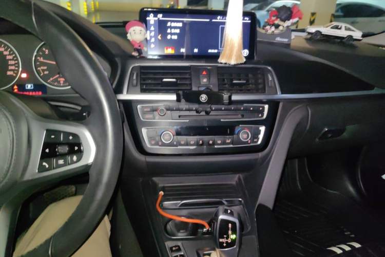 Used BMW 3 Series 2016 316Li Fashion Model Audio And AC Panel