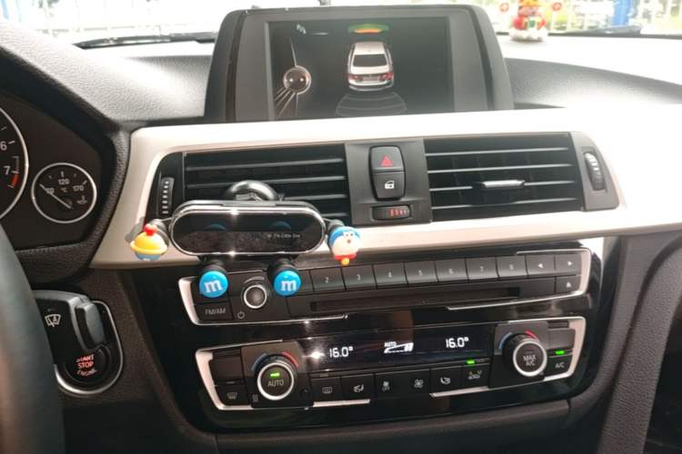 Used BMW 3 Series 2016 320Li Ambition Model Audio And AC Panel