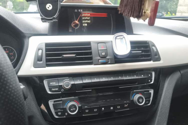 Used BMW 3 Series 2016 320Li Fashion Model Audio And AC Panel