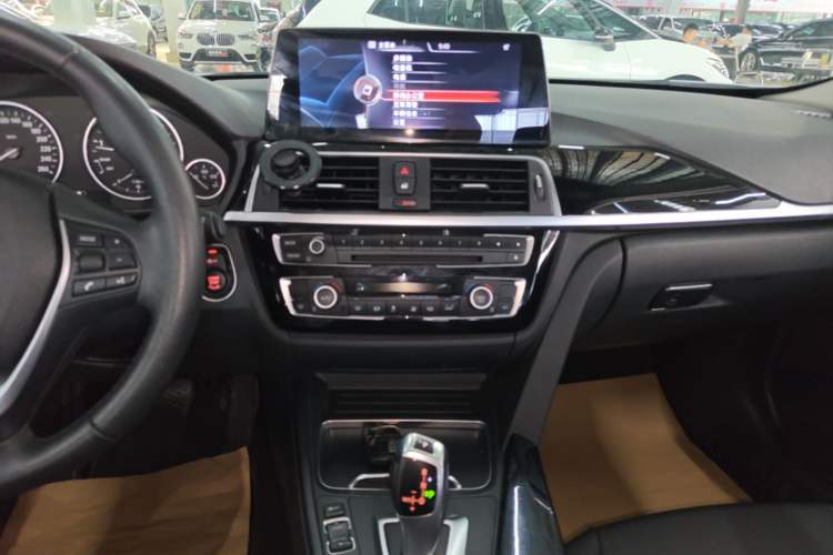 Used BMW 3 Series 2016 320Li Ambition Model Audio And AC Panel