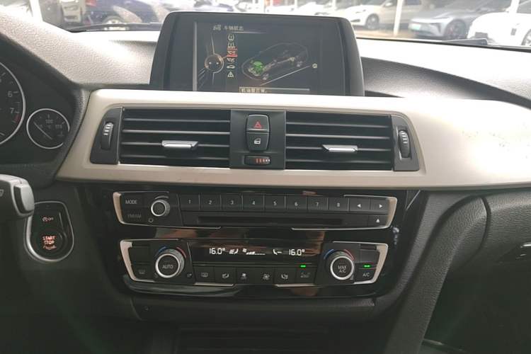 Used BMW 3 Series 2016 320Li Ambition Model Audio And AC Panel