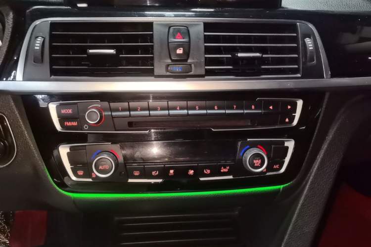 Used BMW 3 Series 2016 320Li Fashion Model Audio And AC Panel