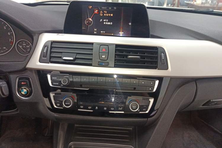 Used BMW 3 Series 2016 320Li Fashion Model Audio And AC Panel