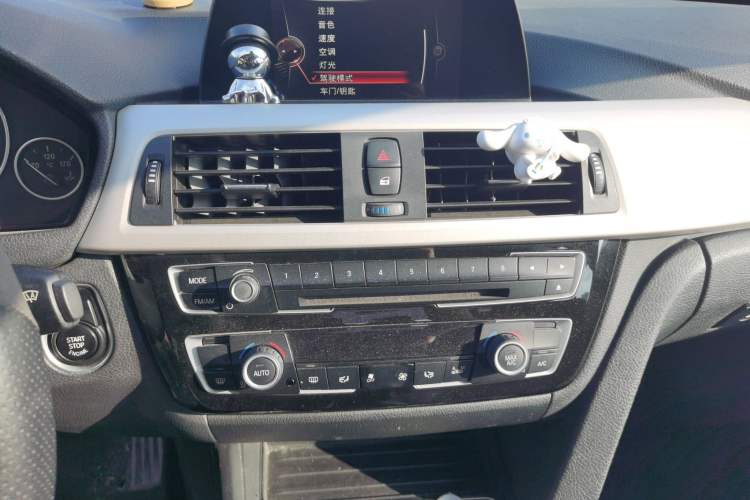 Used BMW 3 Series 2016 320Li Fashion Model Audio And AC Panel