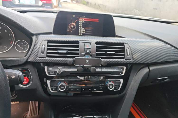 Used BMW 3 Series 2016 320i Fashion Model Audio And AC Panel