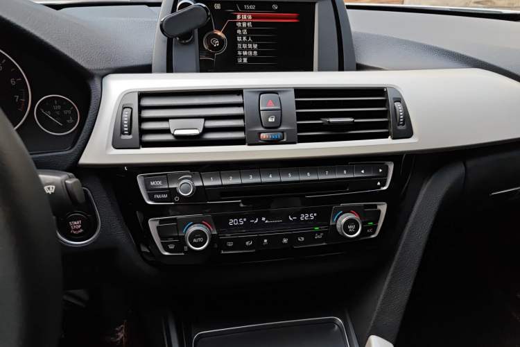 Used BMW 3 Series 2016 316Li Fashion Model Audio And AC Panel