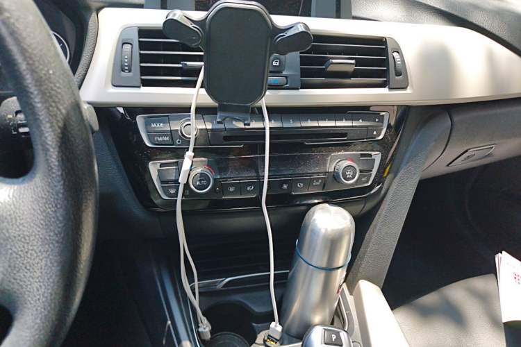 Used BMW 3 Series 2016 320Li Ambition Model Audio And AC Panel