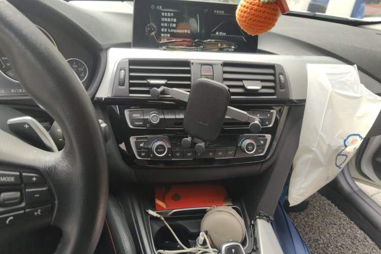 Used BMW 3 Series 2016 328Li Fashion Model Audio And AC Panel
