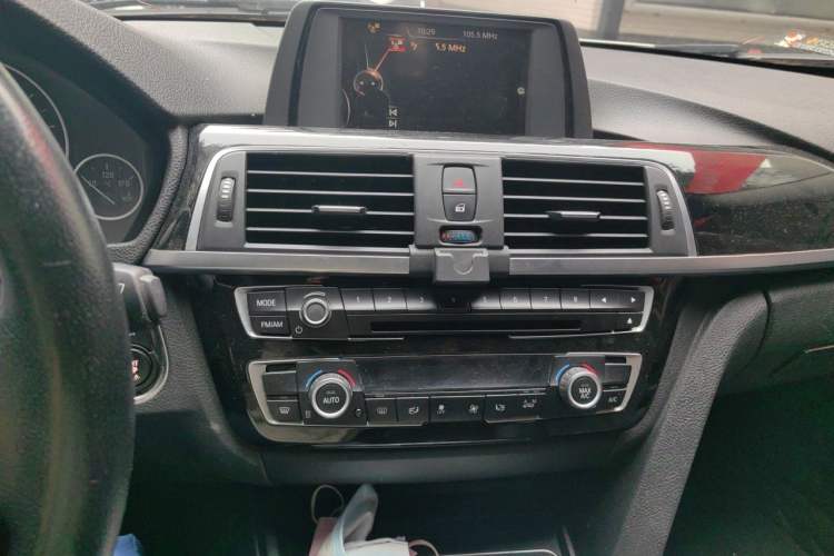 Used BMW 3 Series 2016 320Li Ambition Model Audio And AC Panel