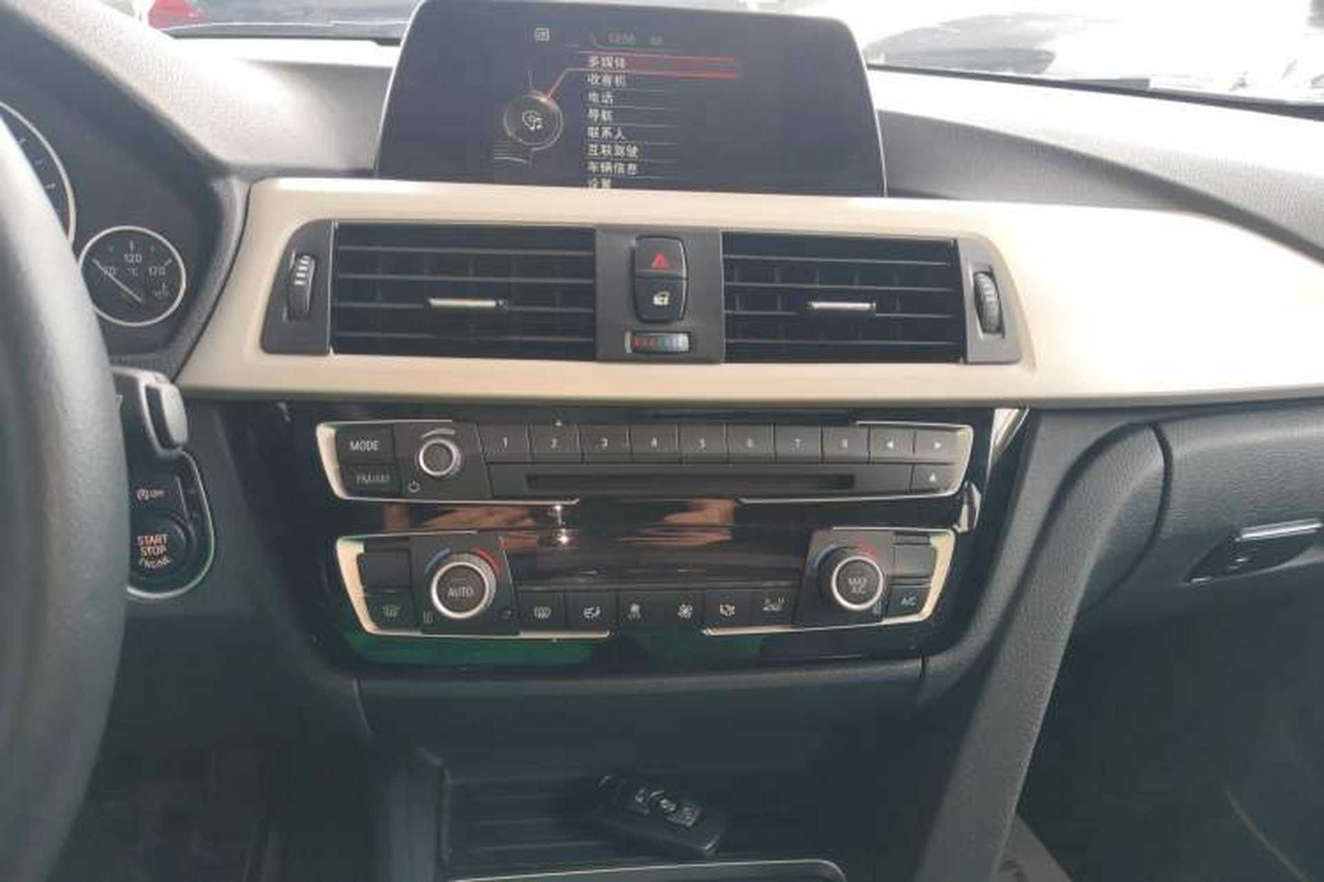 Used BMW 3 Series 2016 320Li Fashion Model Audio And AC Panel