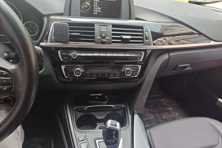 Used BMW 3 Series 2016 320Li Ambition Model Audio And AC Panel
