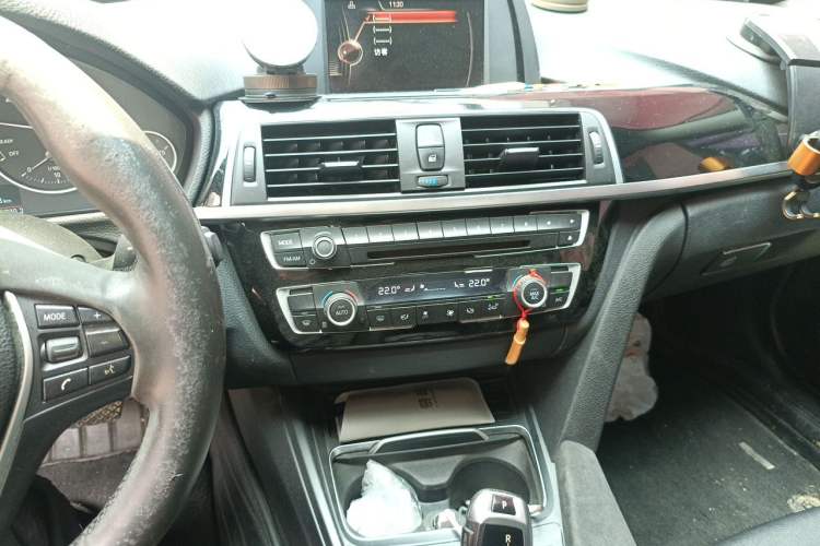 Used BMW 3 Series 2016 316Li Fashion Model Audio And AC Panel
