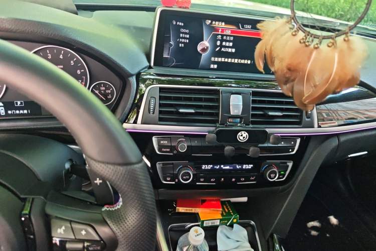 Used BMW 3 Series 2016 316i Fashion Model Audio And AC Panel
