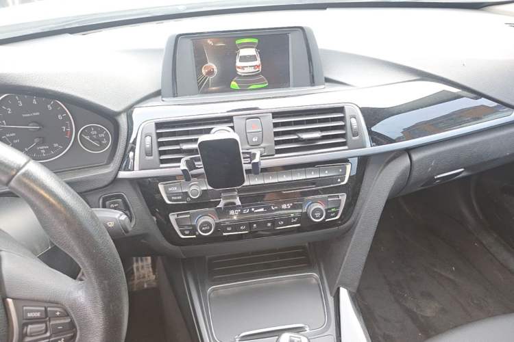 Used BMW 3 Series 2016 320Li Ambition Model Audio And AC Panel