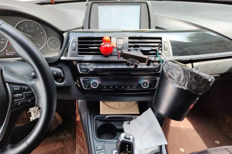 Used BMW 3 Series 2016 316Li Fashion Model Audio And AC Panel