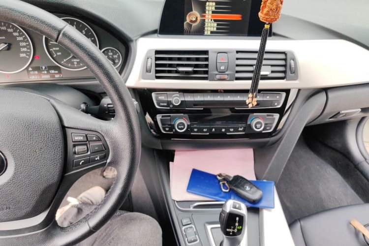 Used BMW 3 Series 2016 320Li Fashion Model Audio And AC Panel