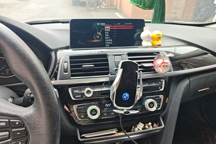 Used BMW 3 Series 2016 320i Fashion Model Audio And AC Panel