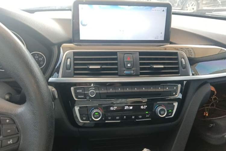 Used BMW 3 Series 2016 320Li Ambition Model Audio And AC Panel