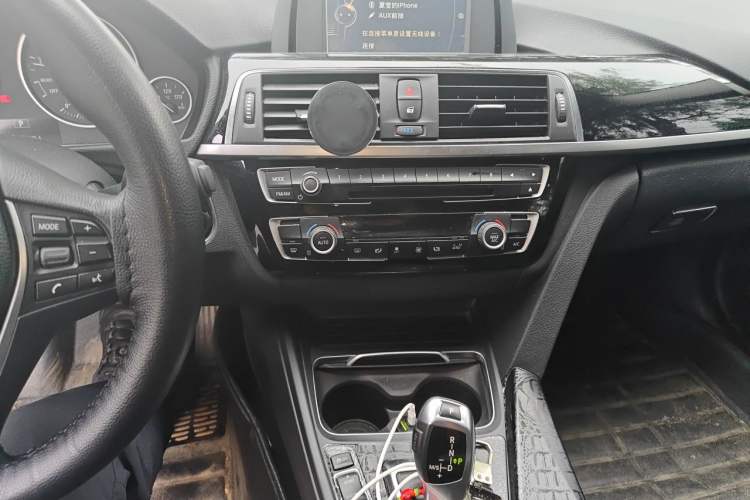 Used BMW 3 Series 2016 316Li Fashion Model Audio And AC Panel