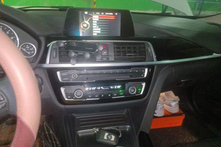 Used BMW 3 Series 2016 320Li Fashion Model Audio And AC Panel