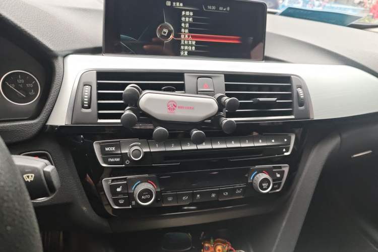 Used BMW 3 Series 2016 328Li Fashion Model Audio And AC Panel
