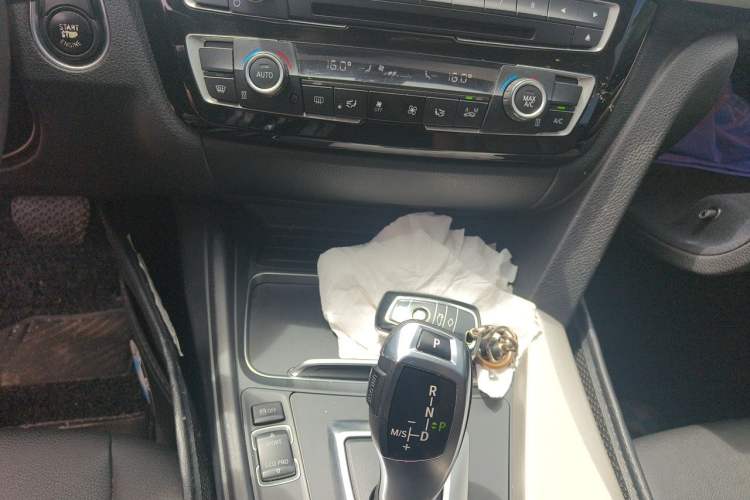 Used BMW 3 Series 2016 320Li Ambition Model Audio And AC Panel