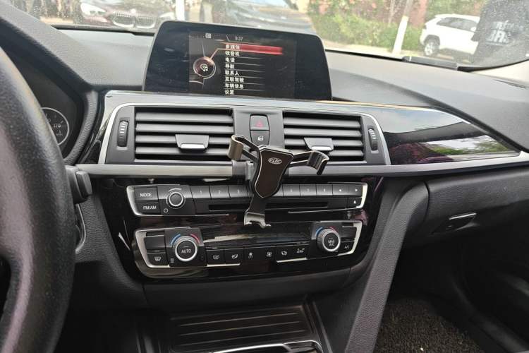 Used BMW 3 Series 2016 320Li Fashion Model Audio And AC Panel