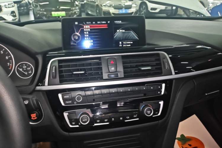 Used BMW 3 Series 2016 320Li Fashion Model Audio And AC Panel