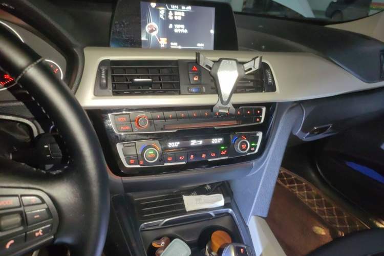 Used BMW 3 Series 2016 320Li Fashion Model Audio And AC Panel