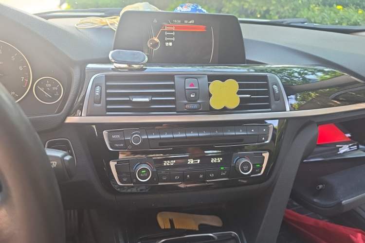 Used BMW 3 Series 2016 320Li Fashion Model Audio And AC Panel