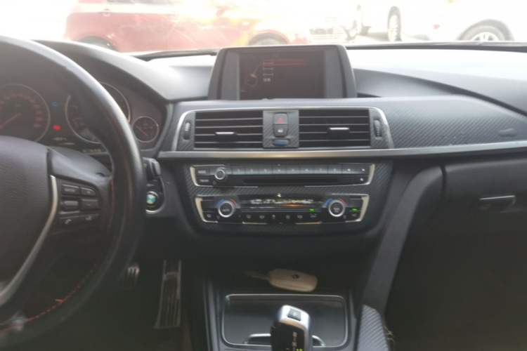 Used BMW 3 Series 2016 316i Fashion Model Audio And AC Panel