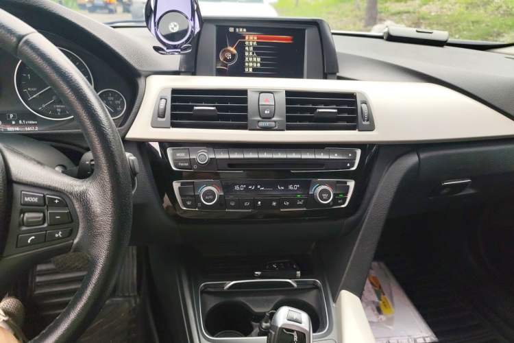 Used BMW 3 Series 2016 320Li Ambition Model Audio And AC Panel