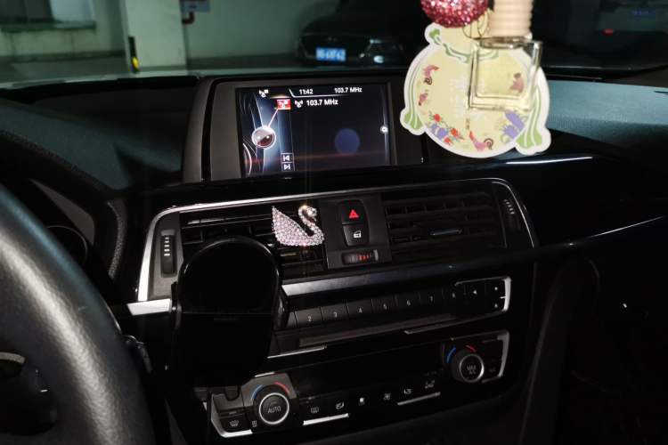 Used BMW 3 Series 2016 316Li Fashion Model Audio And AC Panel